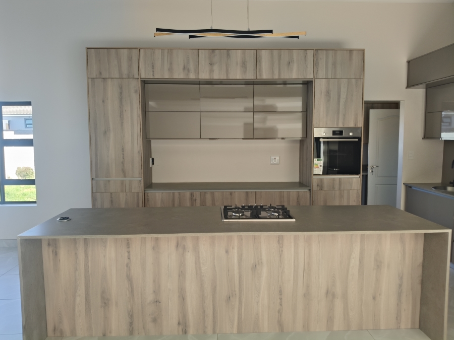 4 Bedroom Property for Sale in Fountains Estate Eastern Cape